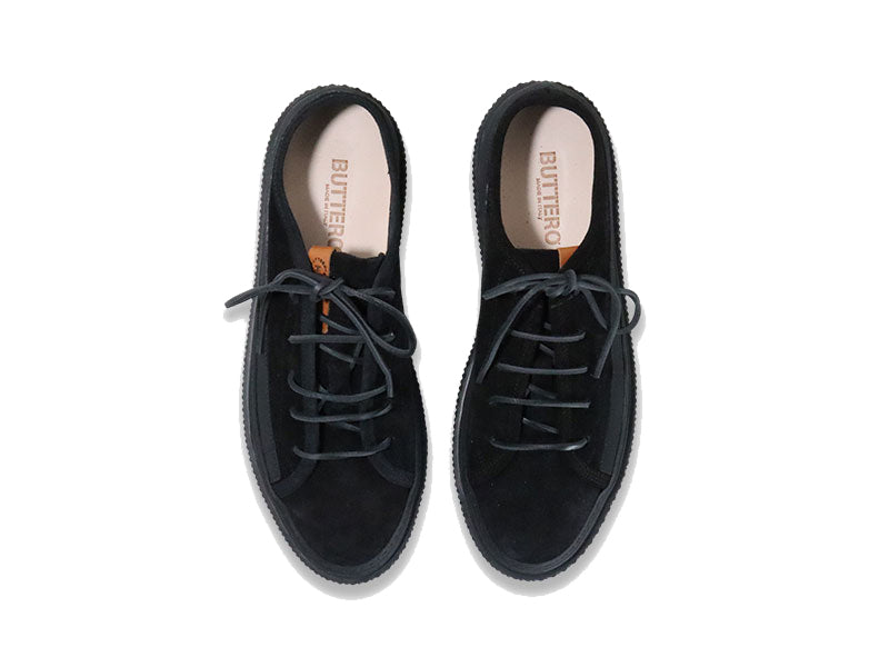 BUTTEROのスニーカー「b8230」の上から見た商品画像