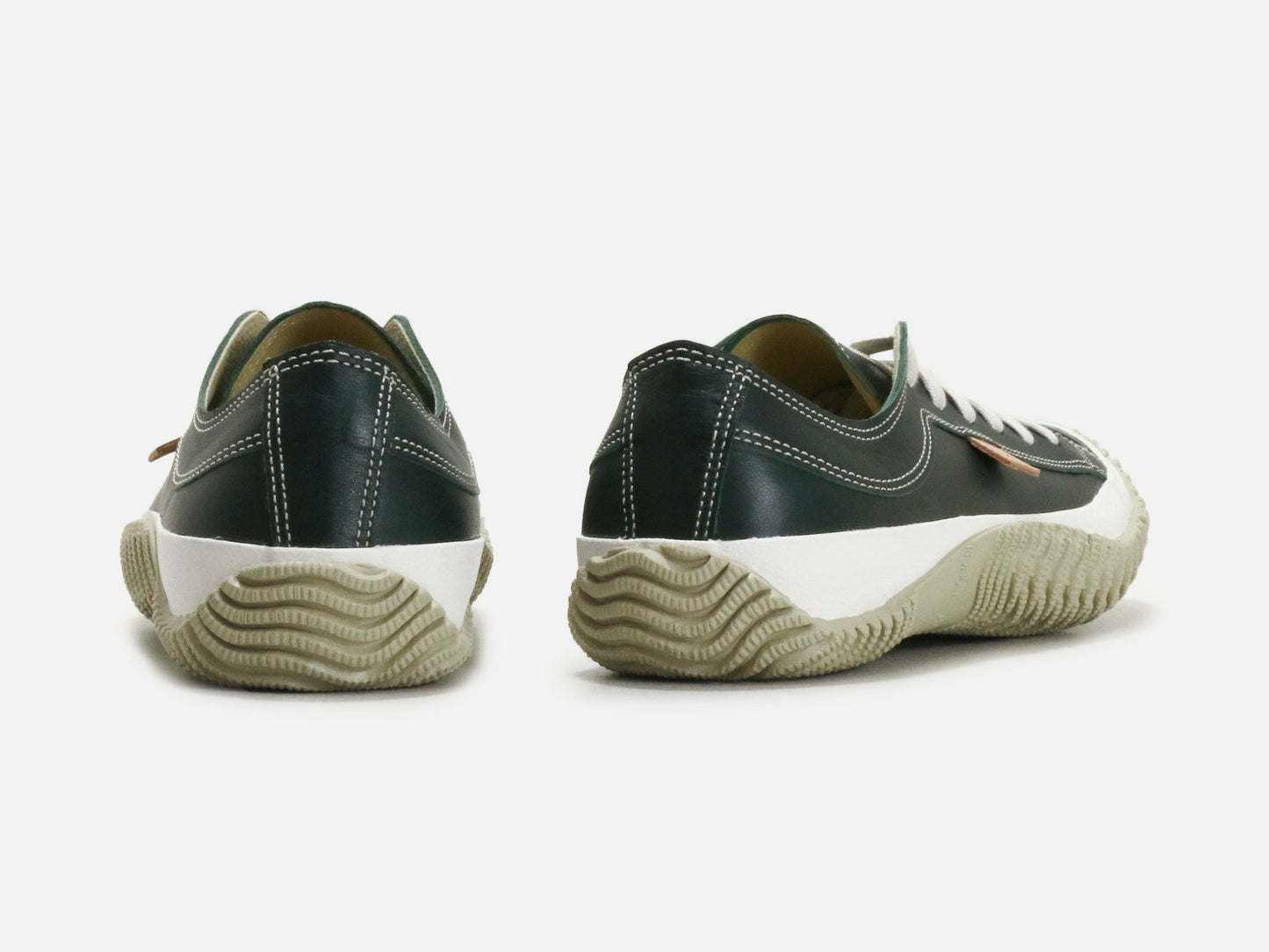 SPINGLE MOVEのスニーカー「SPM-110 Dark Blue」の後ろ向きの商品画像