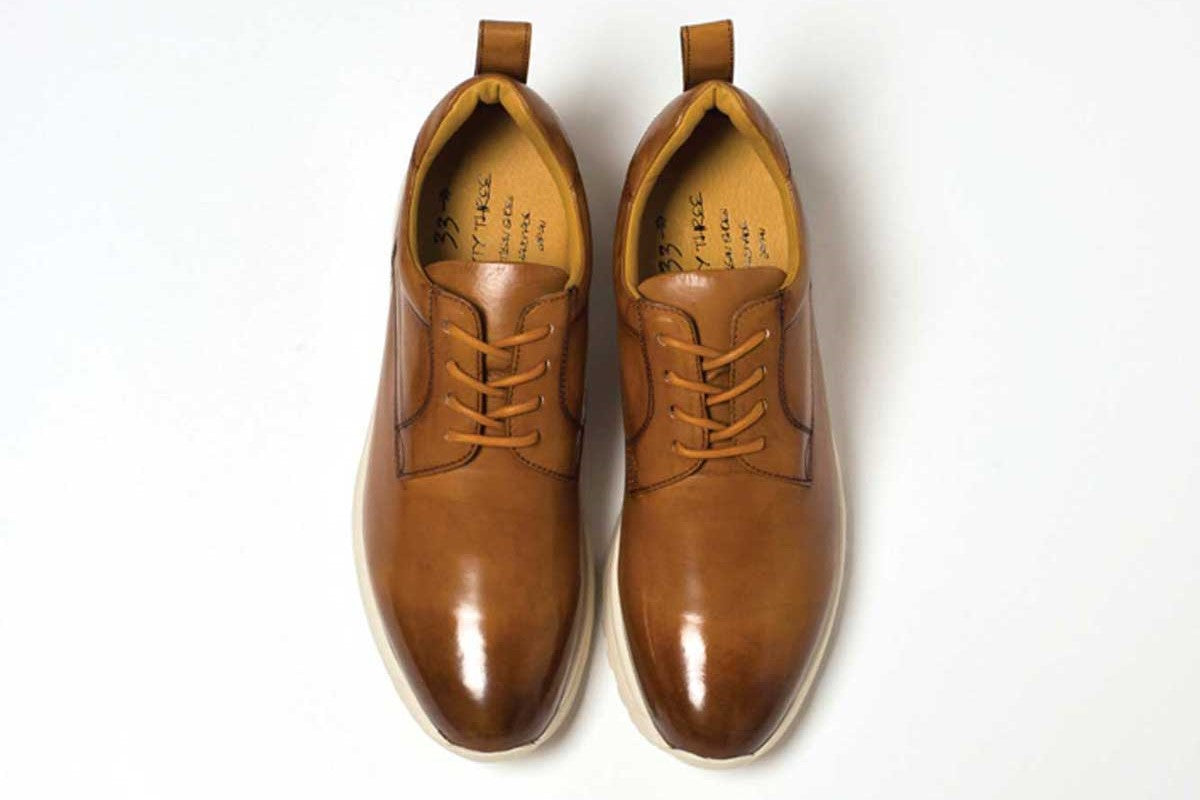 THIRTY THREEのスニーカー「TT-101 Beige」の上から見た商品画像
