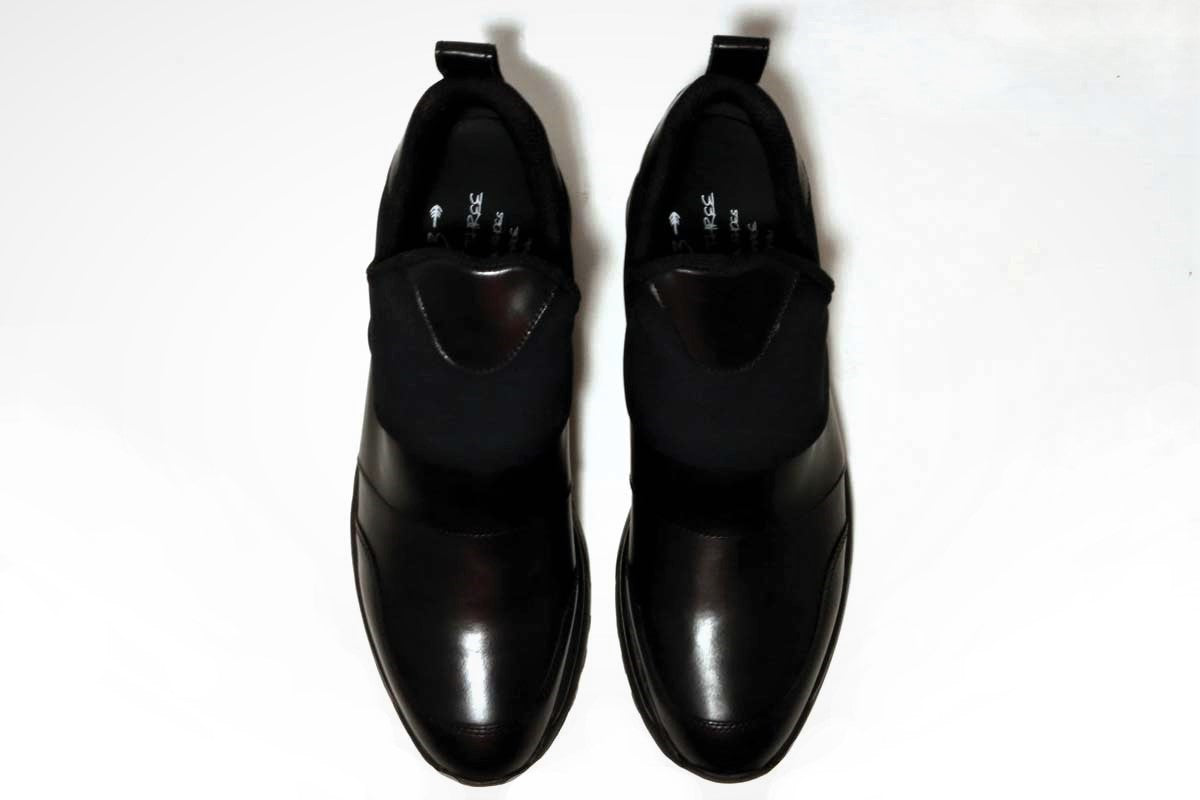 THIRTY THREEのスニーカー「TT-104 Monochrome」の上から見た商品画像