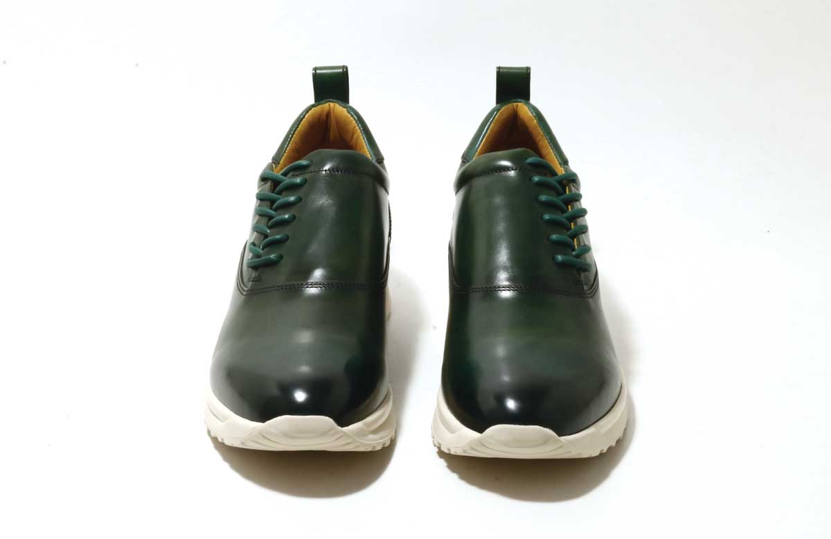 THIRTY THREEのスニーカー「TT-105 Green」の前向きの商品画像