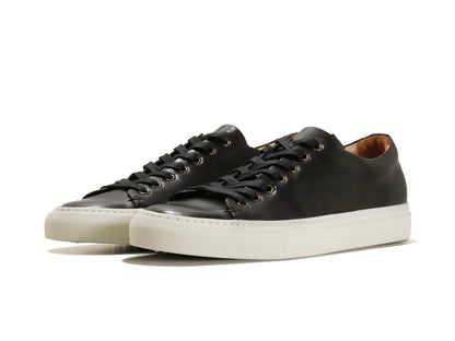 BUTTEROのスニーカー「b6305」の斜め向きの商品画像