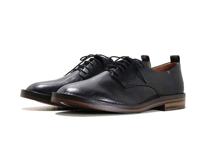 BUTTEROの革靴「b6330」の斜め向きの商品画像