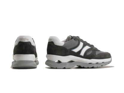 Callaghanのスニーカー「17810」の後ろ向きの商品画像