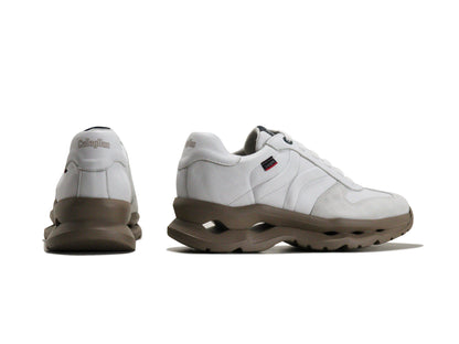 Callaghanのスニーカー「17811」の後ろ向きの商品画像