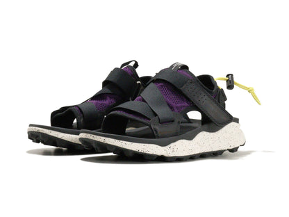 Flower MOUNTAINのサンダル「FM30016」の斜め向きの商品画像