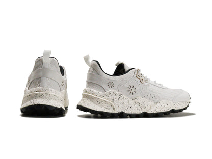 Flower MOUNTAINのスニーカー「FM36006」の後ろ向きの商品画像