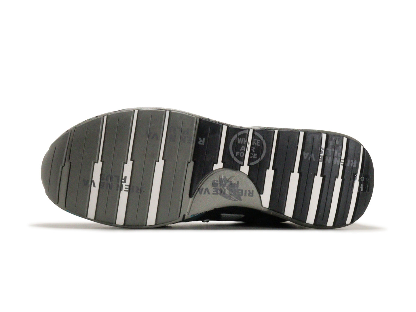 PREMIATAのスニーカー「4068」の靴底の商品画像