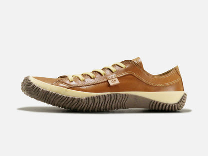 SPINGLE MOVEのスニーカー「SPM-110 Light Brown」の横向きの商品画像