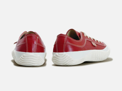 SPINGLE MOVEのスニーカー「SPM-110 Red」の後ろ向きの商品画像