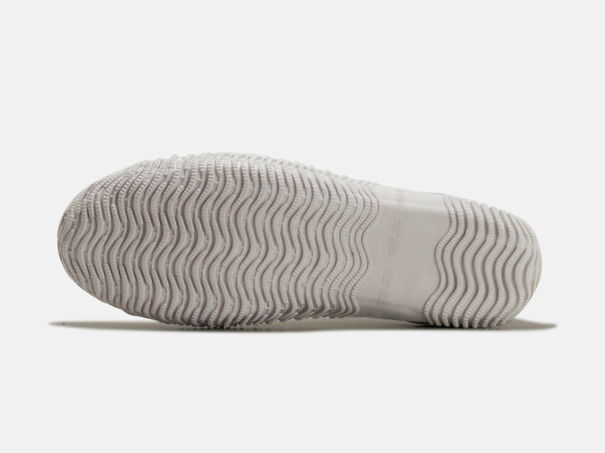 SPINGLE MOVEのスニーカー「SPM-141 Light Gray」の靴底の商品画像