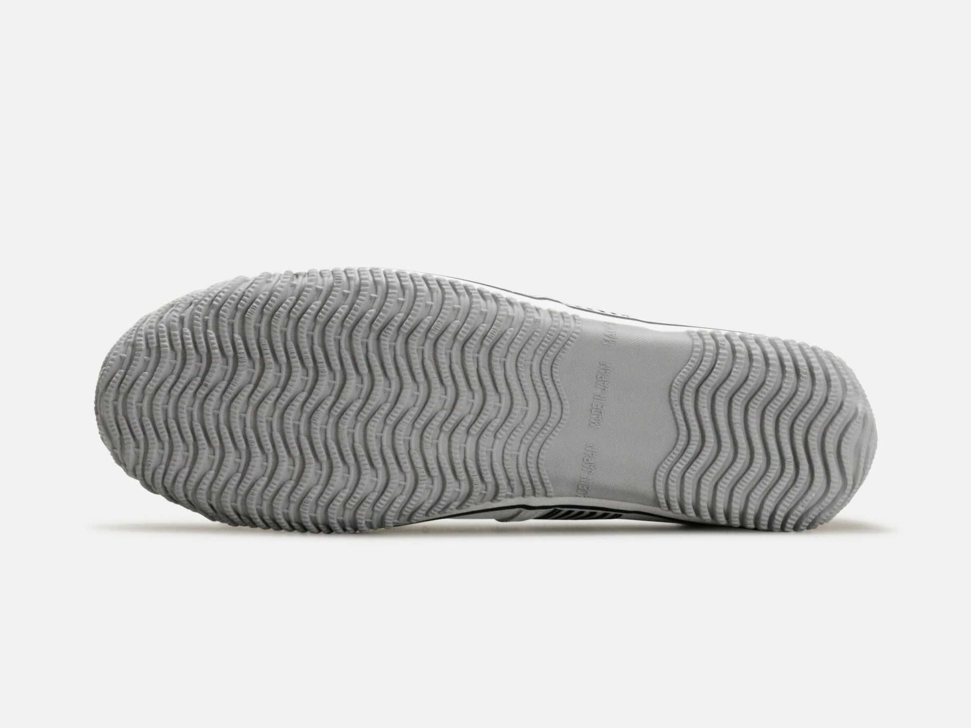 SPINGLE MOVEのスニーカー「SPM-168 White/Navy」の靴底の商品画像