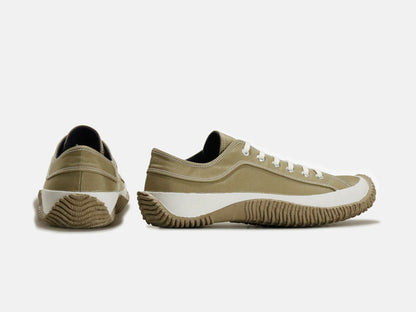 SPINGLE MOVEのスニーカー「SPM-172 Beige」の後ろ向きの商品画像