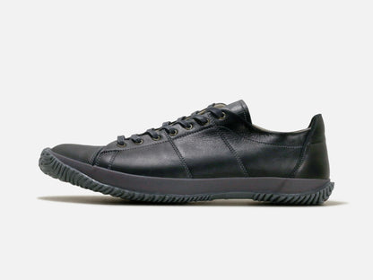 SPINGLE MOVEのスニーカー「SPM-272 Black」の横向きの商品画像