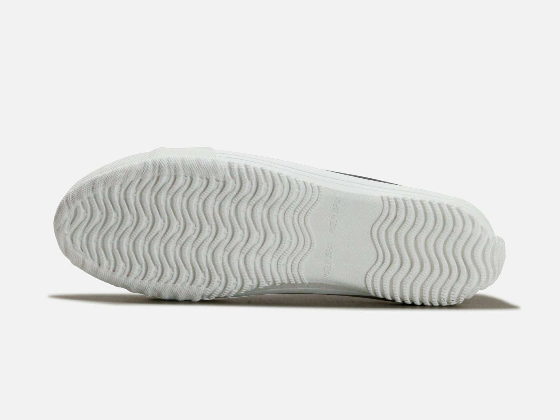 SPINGLE MOVEのスニーカー「SPM-356 Black」の靴底の商品画像