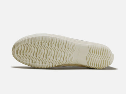 SPINGLE MOVEのスニーカー「SPM-356 Navy」の靴底の商品画像