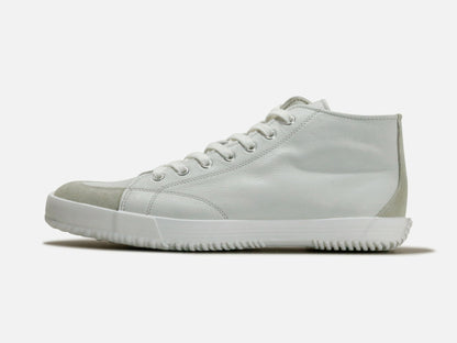 SPINGLE MOVEのスニーカー「SPM-356 White」の横向きの商品画像