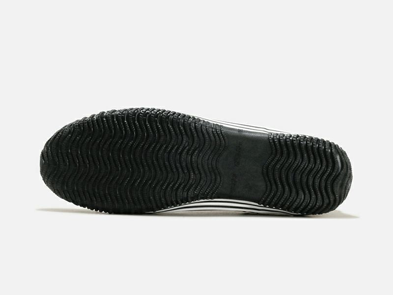 SPINGLE MOVEのスニーカー「SPM-442 Black」の靴底の商品画像