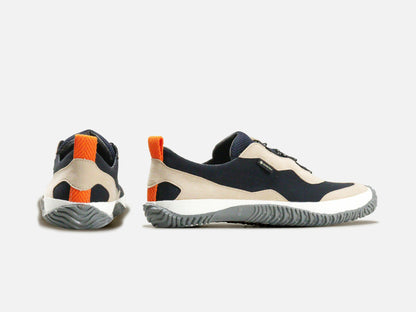 SPINGLE MOVEのスニーカー「SPM-618 Navy」の後ろ向きの商品画像