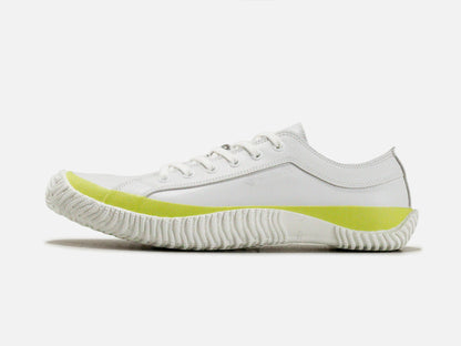 SPINGLE MOVEのスニーカー「SPM-619 White」の横向きの商品画像