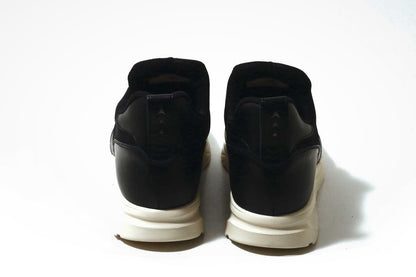 THIRTY THREEのスニーカー「TT-103 Green」の後ろ向きの商品画像