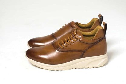 THIRTY THREEのスニーカー「TT-105 Beige」の横向きの商品画像