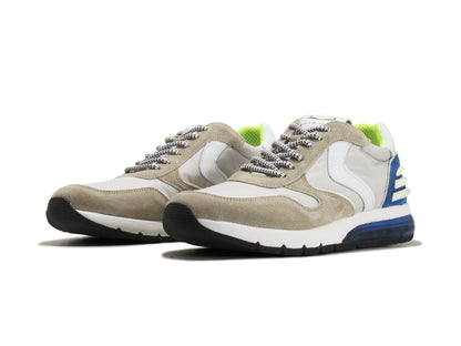 Voile Blancheのスニーカー「03/1d90」の斜め向きの商品画像