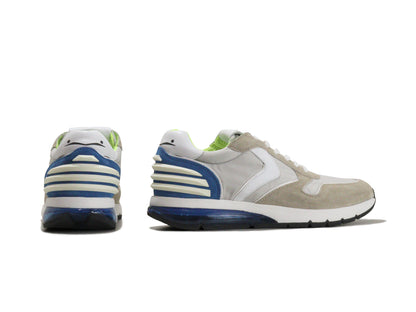 Voile Blancheのスニーカー「03/1d90」の後ろ向きの商品画像