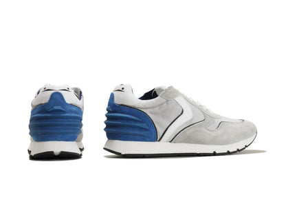 Voile Blancheのスニーカー「03/1c55」の後ろ向きの商品画像