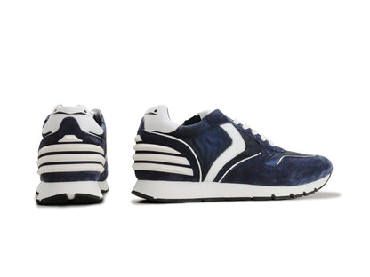 Voile Blancheのスニーカー「01/1a06」の後ろ向きの商品画像